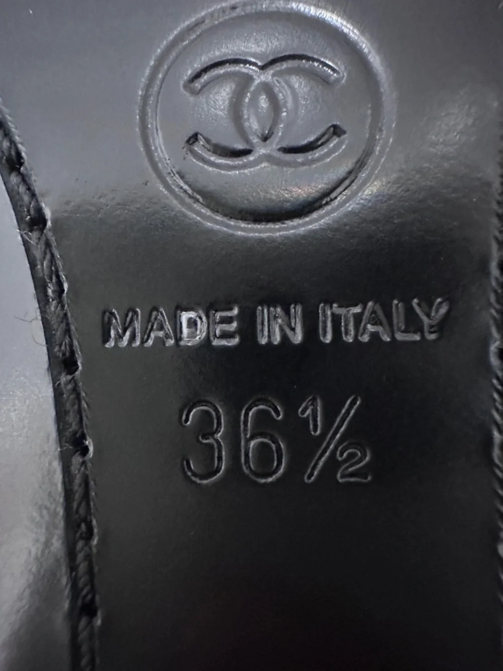 CHANEL BLAZY WHITE SQUARE TOE LEATHER CRUNCHY FLATS GOLD TURN LOCK CC LOGO 36.5 - Picture 15 of 16